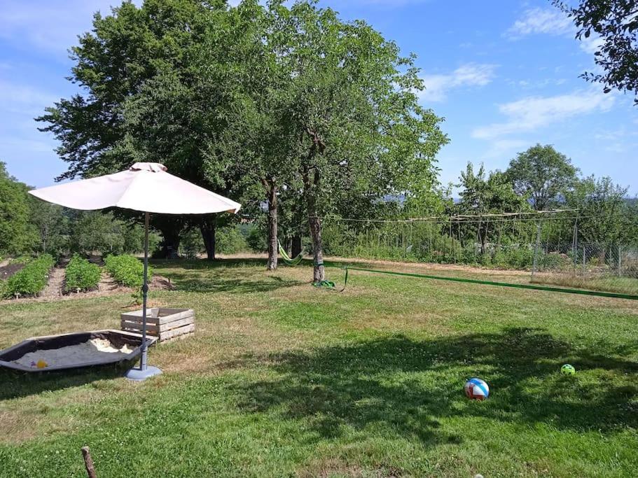 Les Jardins Des 3 Provinces- Gite Montcharvot エクステリア 写真